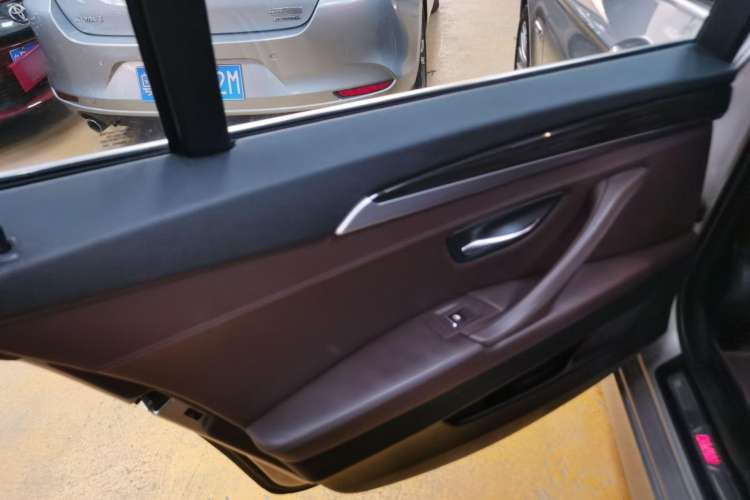 Used BMW 5 Series 2014 525Li Luxury Design Package
