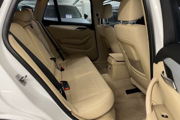 Used BMW X1 2014 sDrive18i Leading Model
