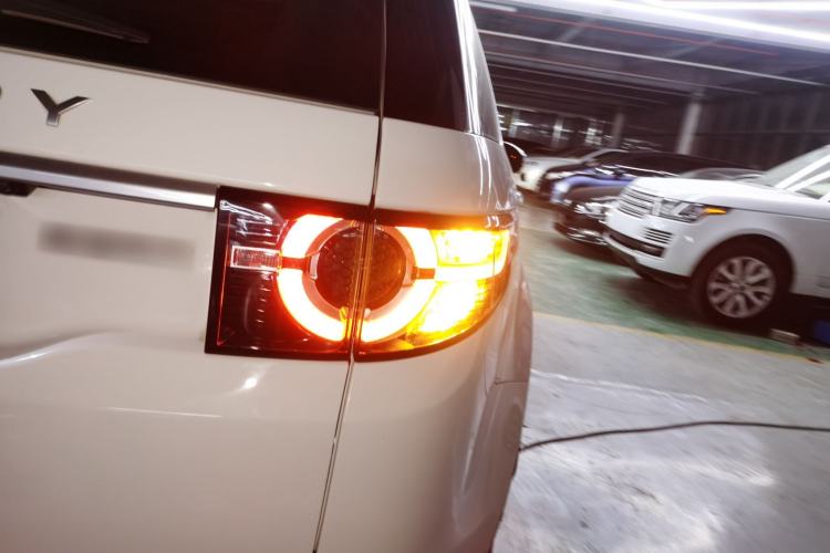 Used Land Rover Discovery Sport 2018 240 PS HSE LUXURY Edition
