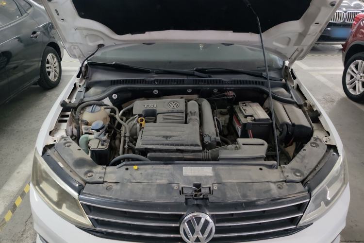 Used Volkswagen Sagitar 2015 230TSI Manual Comfort Version
