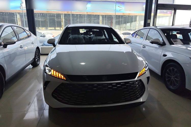 Used BYD Qin PLUS 2025 DM-i Smart Drive 55KM Leading Model
