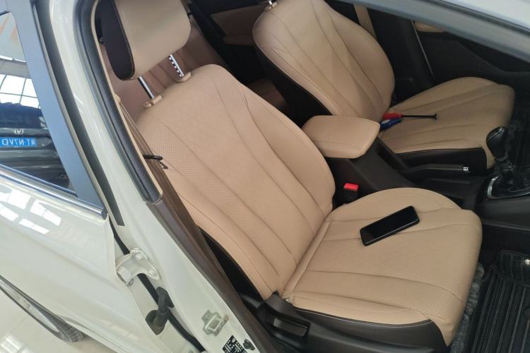 Used Baojun 310W 2017 1.5L Manual Fashion Model China V
