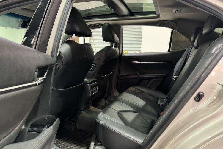 Used Toyota Camry 2021 2.5G Luxury Edition
