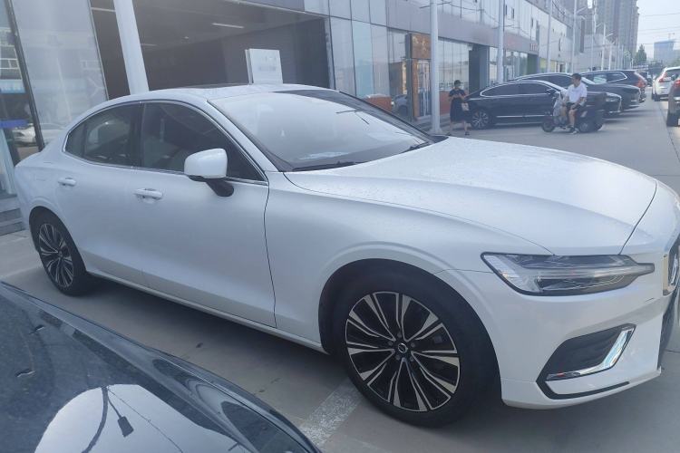 Used Volvo S60 2024 B4 Zhiyuan Luxury Edition
