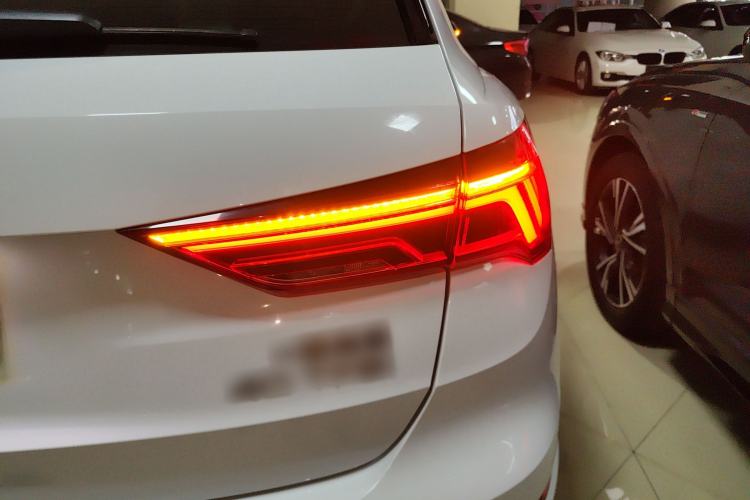 Used Audi Q3 2021 40 TFSI Fashion Dynamic Model
