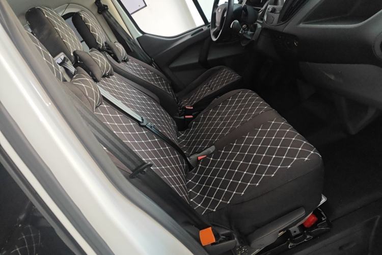 Used Ford Transit 2019 2.0T Diesel Multi-Purpose Commercial Vehicle Short Wheelbase Low Roof 6-Seater China VI Standard