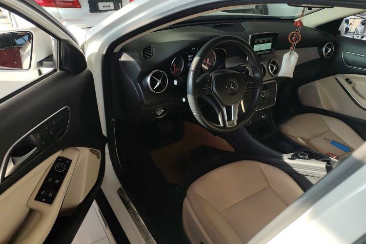 Used Mercedes-Benz GLA 2015 GLA 200 Fashion Model
