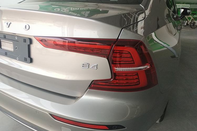 Used Volvo S60 2022 B4 Zhiyi Luxury Edition