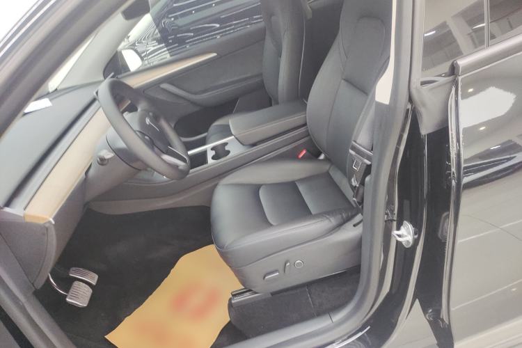 Used Tesla Model Y 2022 Long-Range All-Wheel-Drive Version