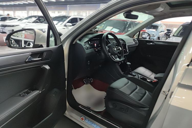 Used Volkswagen Tiguan L 2021 330TSI Automatic Two-Wheel Drive R-Line Enhanced Edition