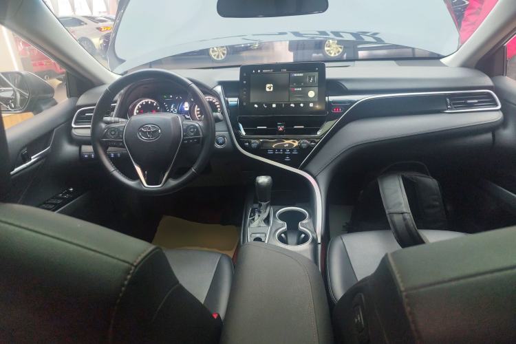 Used Toyota Camry 2021 2.0G Luxury Edition
