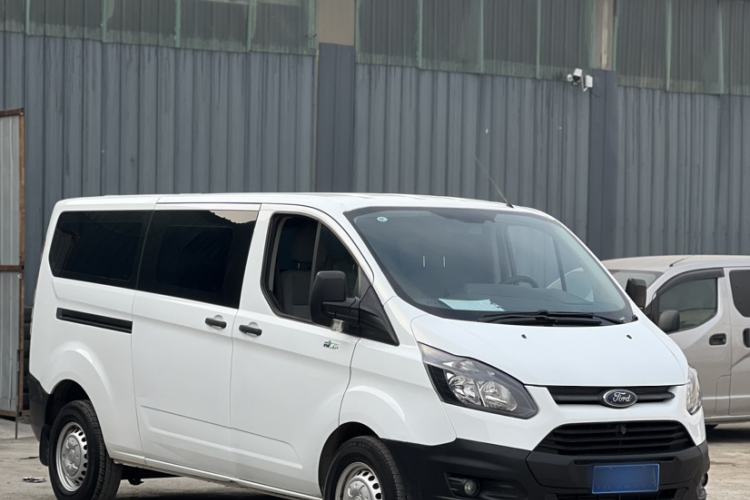 Used Ford Transit 2020 2.0T Diesel Multi-Function Commercial Vehicle Mid-Chassis Low-Roof Design with Dual Rear Doors Meeting China VI Emission Standards
