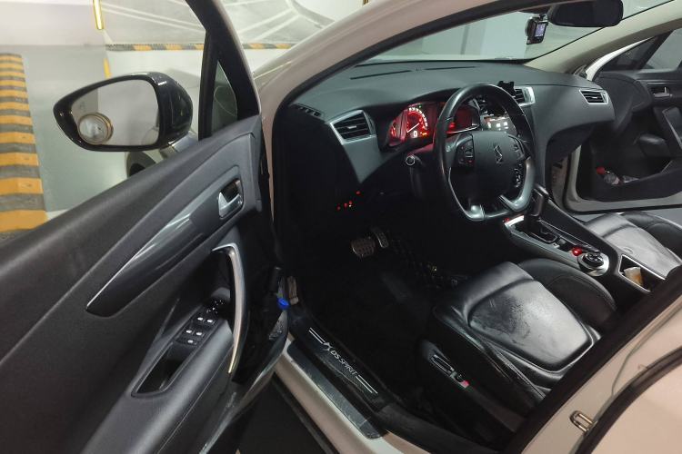 Used  6 2014 1.6T Luxury Edition THP200
