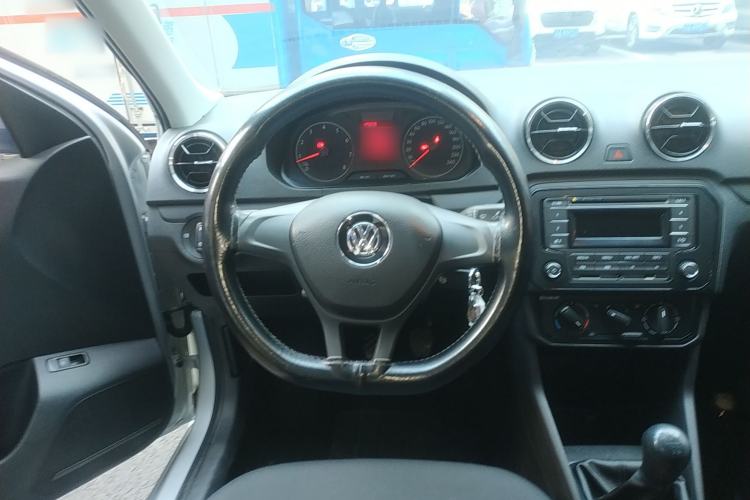 Used Volkswagen Jetta 2017 1.4L Manual Fashion Edition
