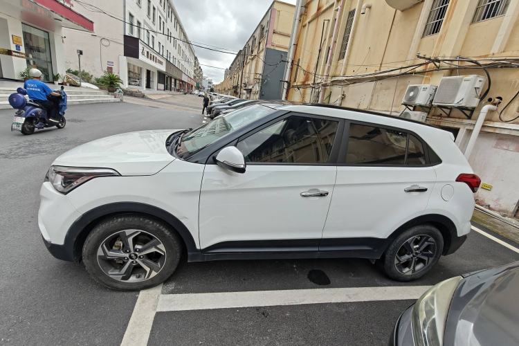 Used Hyundai ix25 2017 1.6L Automatic Smart Version
