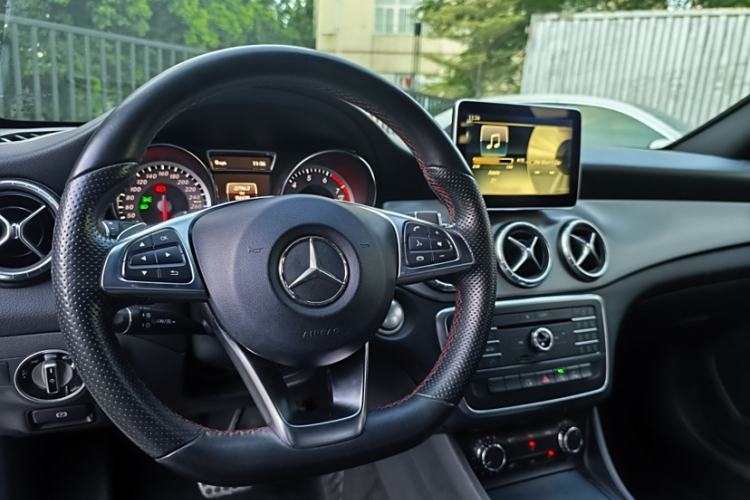 Used Mercedes-Benz CLA 2015 CLA 220 4MATIC
