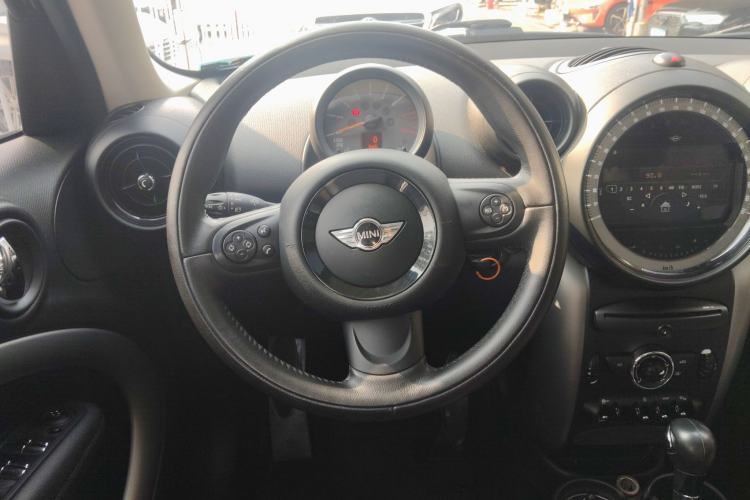 Used  Countryman 2014 1.6L COOPER Fun
