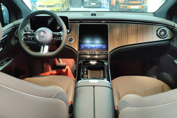 Used Mercedes-Benz EQE SUV 2024 350 4MATIC Pioneer Edition
