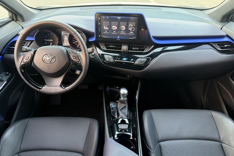 Used Toyota IZOA 2018 2.0L Yichi Version China VI Standard
