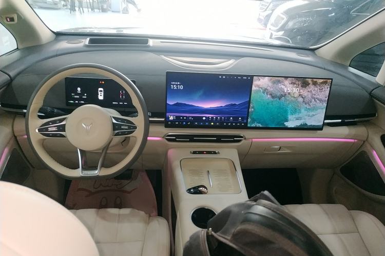 Used VOYAH Dream 2025 PHEV Four-Wheel Drive Prestige Kunpeng Edition
