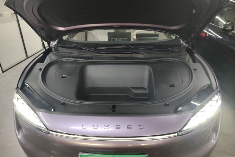Used Hima Luxeed R7 2024 All-Electric 667 km Max
