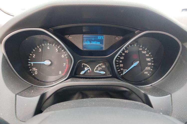 Used Ford Focus 2017 Sedan 1.6L Manual Fashion Edition Smart Drive Version
