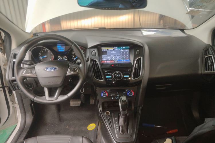 Used Ford Focus 2015 Hatchback 1.6L Automatic Fashion Edition