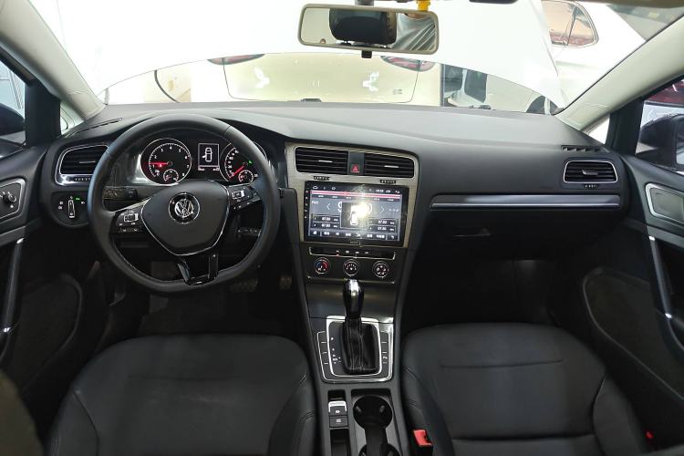 Used Volkswagen Golf 2017 230TSI Automatic Comfort Edition – Celebrating Milestone of One Million Units
