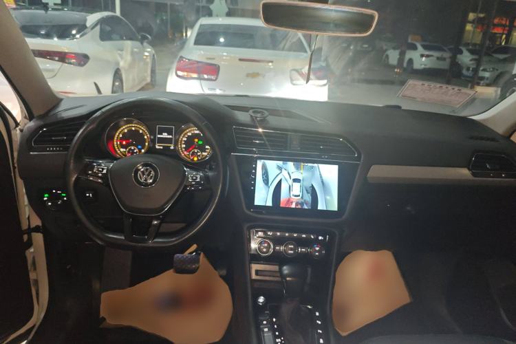 Used Volkswagen Tiguan L 2020 330TSI Automatic Two-Wheel Drive Smart Luxury Edition China VI Standard
