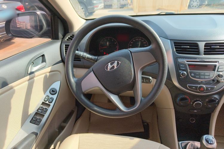 Used Hyundai Verna 2014 1.4L Manual Smart GLS Trim
