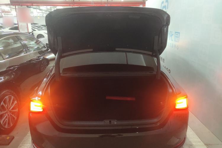 Used Lexus ES 2025 300h Deluxe Edition