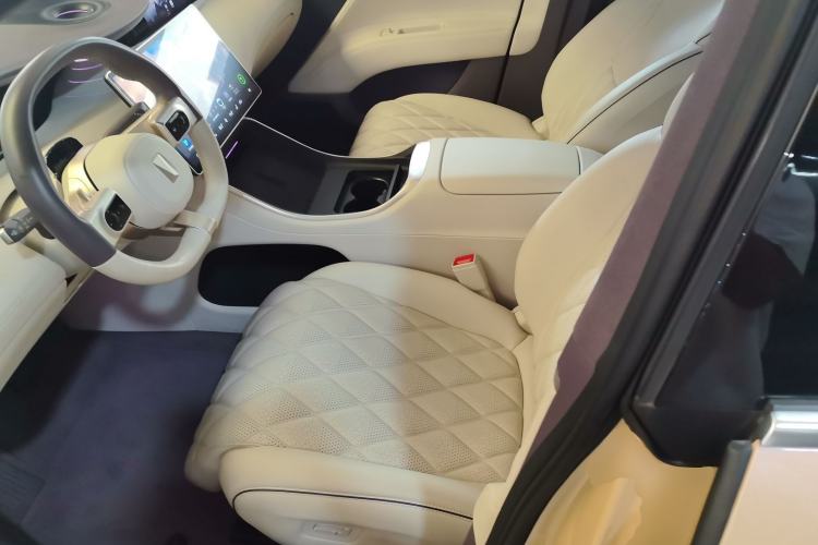 Used  11 2024 630 Rear-Wheel Drive Edition with Three Lasers
