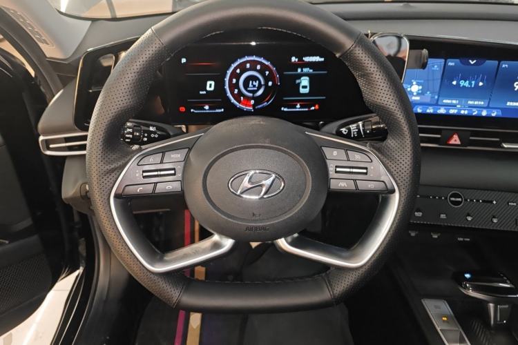 Used Hyundai Elantra 2021 1.5L CVT LUX Prestige Edition
