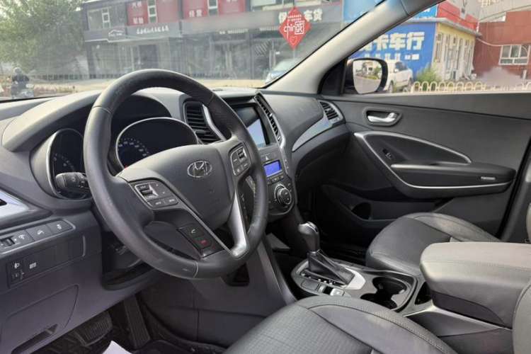 Used Hyundai Santa Fe 2013 2.4L Automatic Two-Wheel Drive Smart Version
