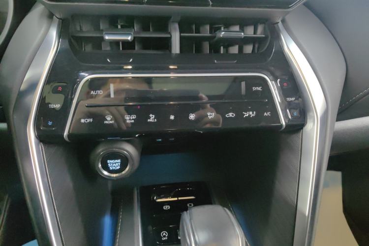 Used Toyota Harrier 2022 2.0L CVT Two-Wheel Drive Luxury Edition