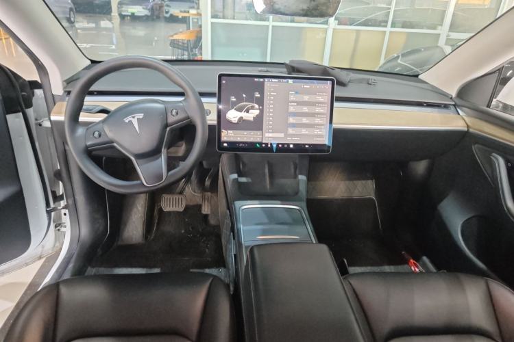 Used Tesla Model Y 2021 Long-Range All-Wheel-Drive Version 3D7