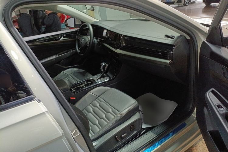 Used Volkswagen Passat 2020 330TSI Elite Edition China VI
