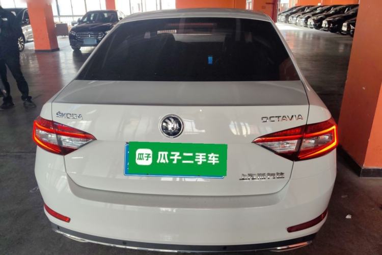 Used Skoda Octavia 2018 1.6L Automatic Luxury Edition