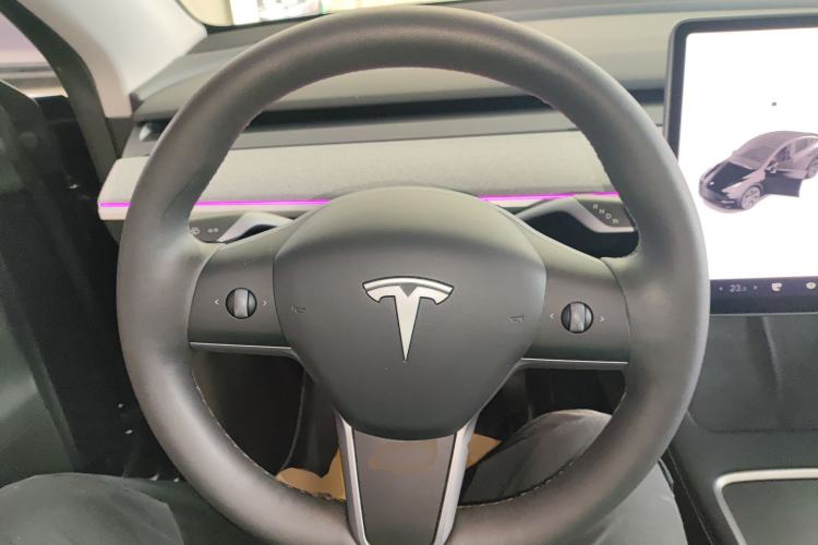 Used Tesla Model Y 2023 Long-Range All-Wheel-Drive Version
