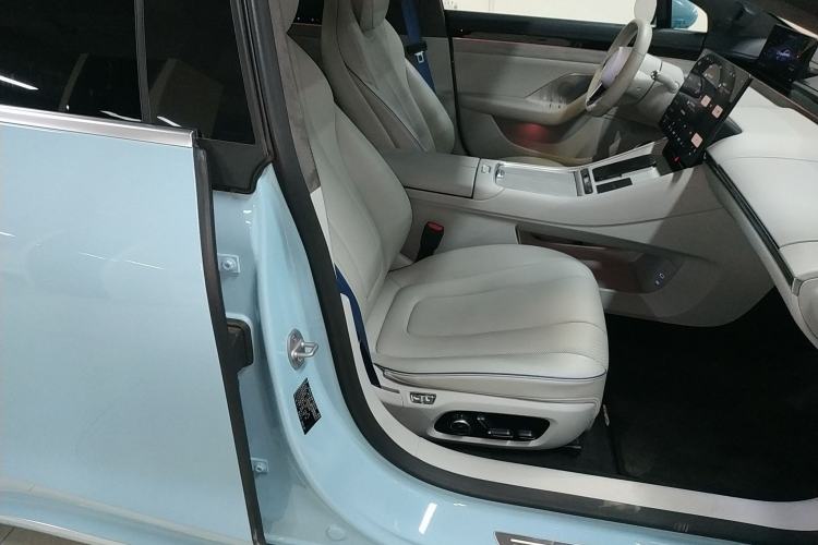 Used Hima Luxeed S7 2025 855 km Max