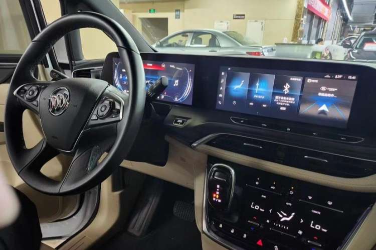 Used Buick GL8 2022 ES Land Cruiser 653T Luxury Model
