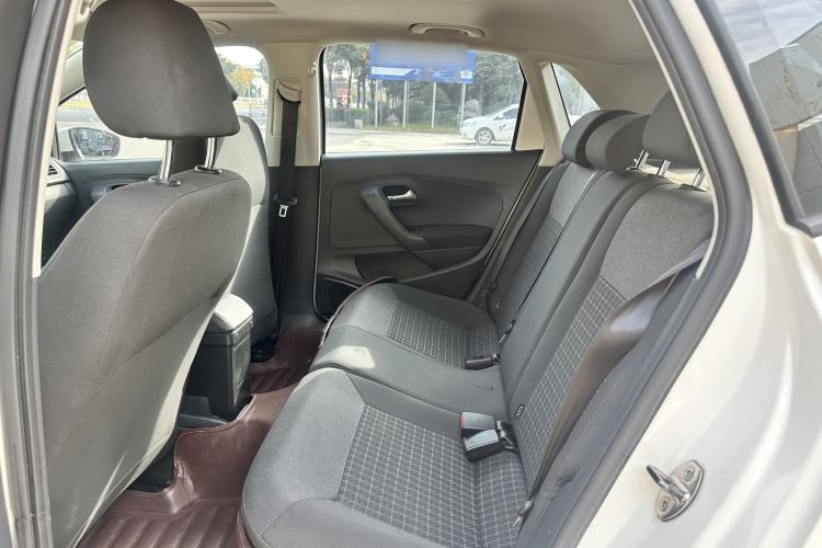 Used Volkswagen Polo 2016 1.6L Automatic Comfort Model
