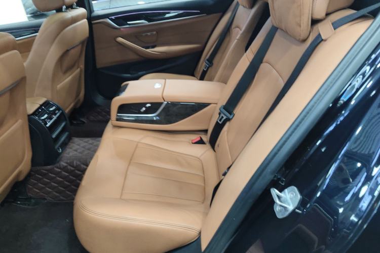 Used BMW 5 Series 2019 Facelifted 530Li Leading Edition M Sport Package
