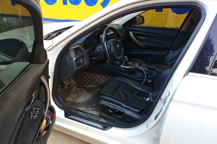 Used BMW 3 Series 2013 Facelifted 320Li Luxury Design Package