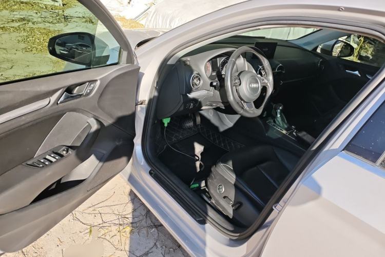 Used Audi A3 2014 Limousine 35 TFSI Automatic Comfort Model
