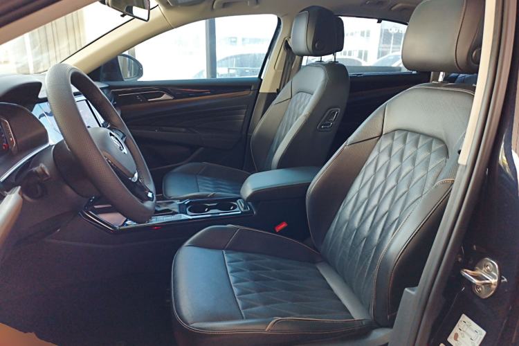 Used Volkswagen Passat 2019 330TSI Luxury Edition China VI Standard