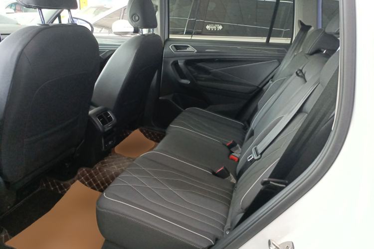 Used Volkswagen Tiguan L 2023 330TSI Automatic Two-Wheel Drive R-Line Enjoyment Edition
