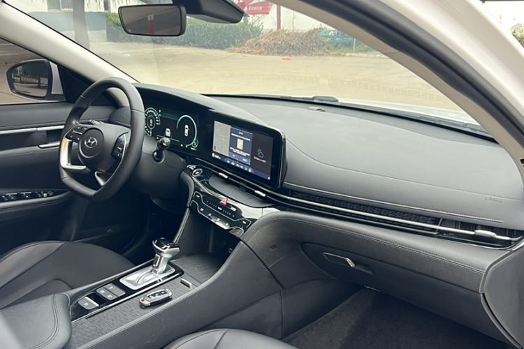 Used Hyundai Mistra 2021 1.8L CVT LUX Premium Edition
