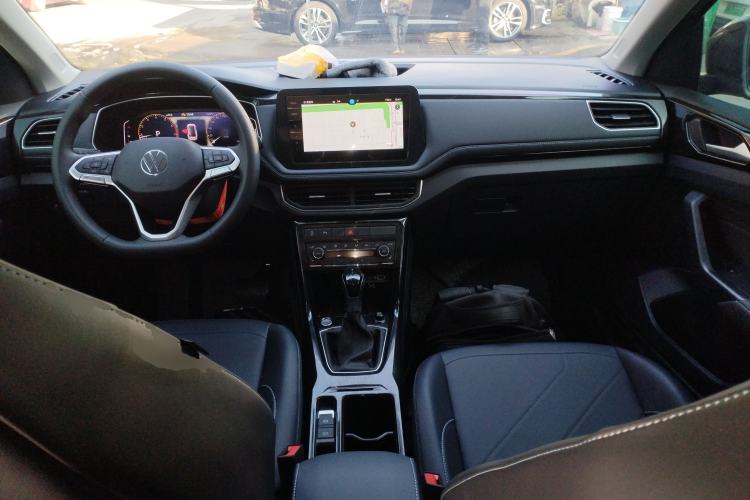 Used Volkswagen Tharu 
