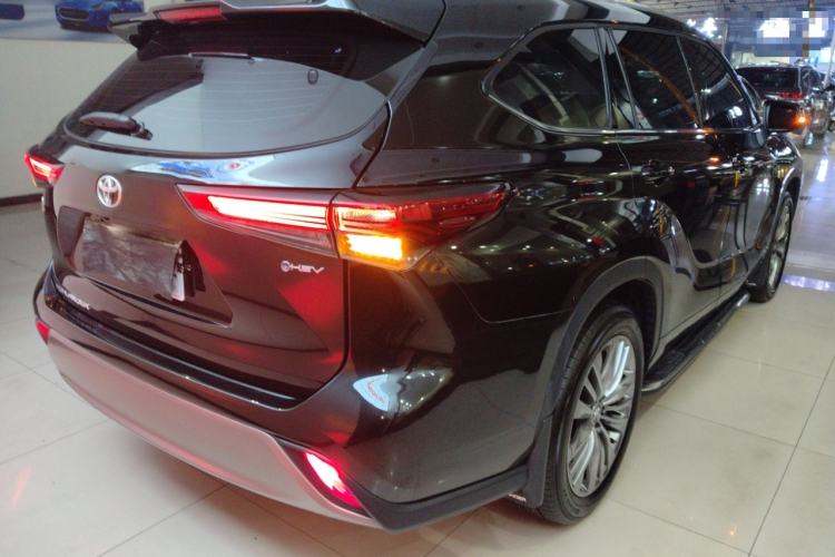 Used Toyota Highlander 2024 2.5L Smart Electric Hybrid Dual-Motor Two-Wheel Drive Luxury Version 7 Seats
